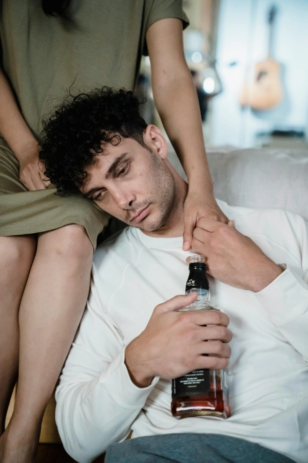 Posponer ayuda para alcohólicos en línea